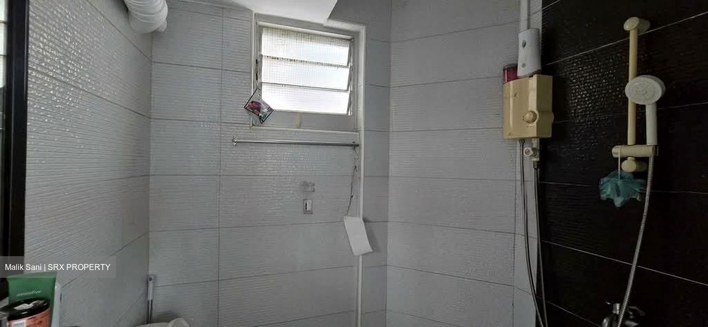 Blk 244 Jurong East Street 24 (Jurong East), HDB 3 Rooms #583427641
